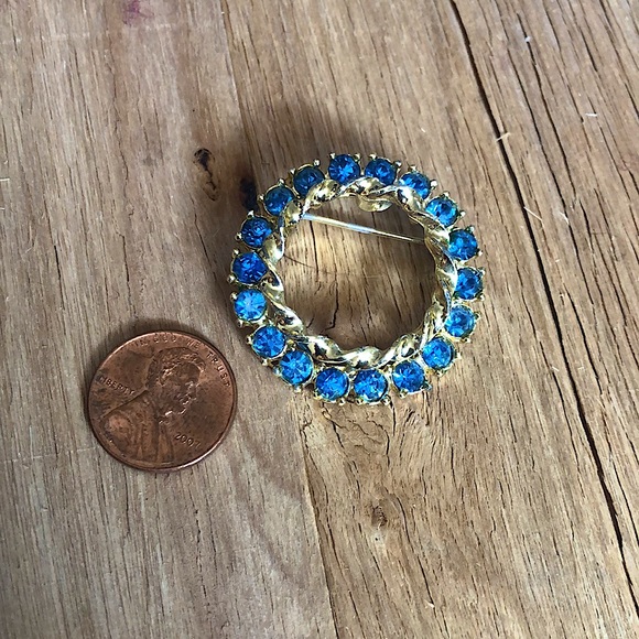 3 for $25 🌈 Vintage Gold & Blue Rhinestone Brooch - Picture 3 of 3
